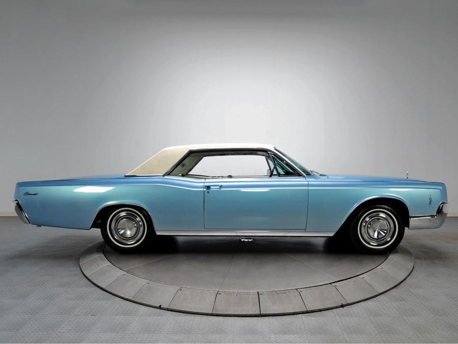  Lincoln Continental Hardtop Coupe 1966 года  (фото 12 из 13)